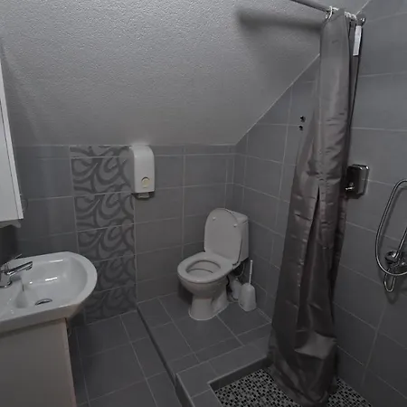 Sobe Zelena Dolina Bed & Breakfast Kragujevac